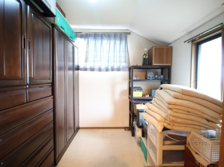 収納　全居室に収納スペースがあるのでご家族それぞれが自分の部屋に自分の物を収納できますね。
