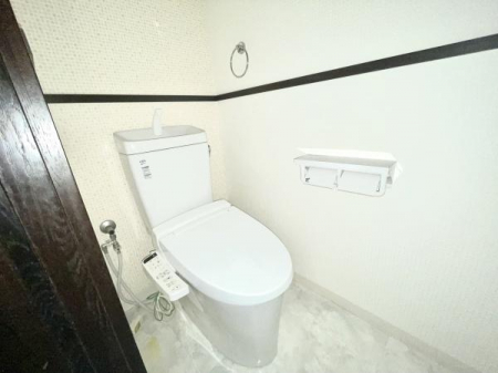 トイレ　清潔感のある1階のトイレです。