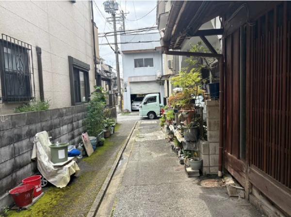 ���s�{���s�s�E����ԉ���쒬�̒��È�ˌ��Ă̑O�ʓ��H�܂ތ��n�ʐ^