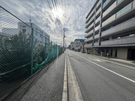 ���̑��@�O�ʓ��H�ł��y�p�f�V�I����r���m���O�����z