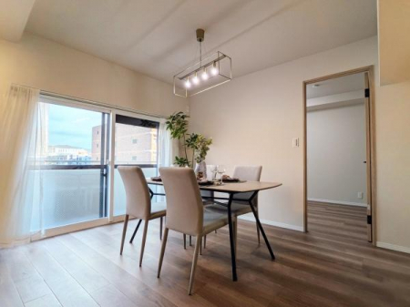 ���r���O�@���r���O�ł��y�O�����E�h���[���܏��G�ہz�S���F���c