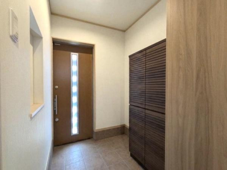 ���ց@���[�͂̂��鉺�ʔ���u���Ă��A�Ȃ��\���ȃX�y�[�X��ۂĂ錺�ւł��B��Ԃɂ�Ƃ肪���邽�߁A�E���������y�X�s���܂��B