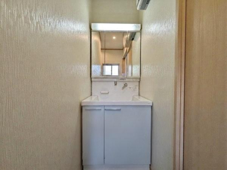 ���ʑ�E���ʏ��@�O�ʋ����̎��[�⑫���̃X�y�[�X���[���B
�U�炩�肪���ȏ������X�b�L�����܂�A�Z�������̐g�x�x���X���[�Y�ɃT�|�[�g���܂��B