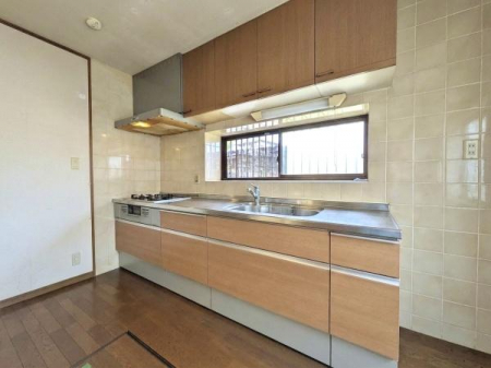 �L�b�`���@8�N�O�̃��t�H�[���ň�V���ꂽ�A�����̂���@�\�I�ȃL�b�`���ł��B